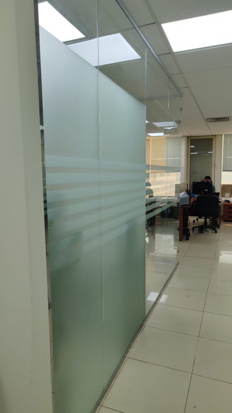 واجهات زجاجية