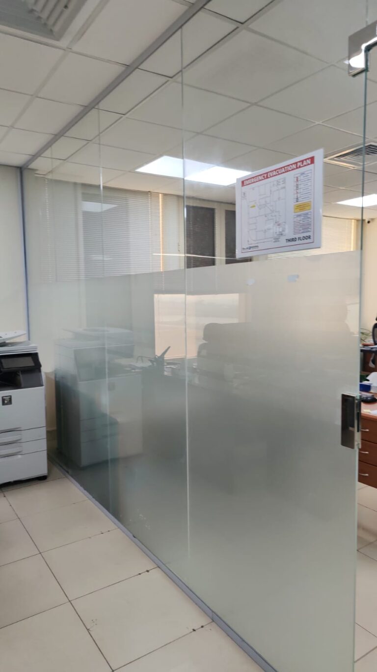 واجهات زجاجية