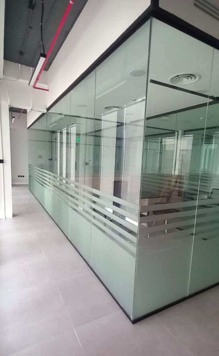 واجهات زجاجية