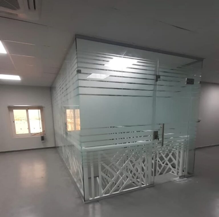 واجهات زجاجية