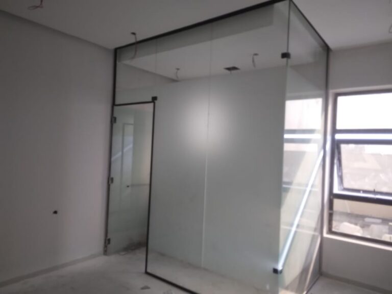 واجهات زجاجية