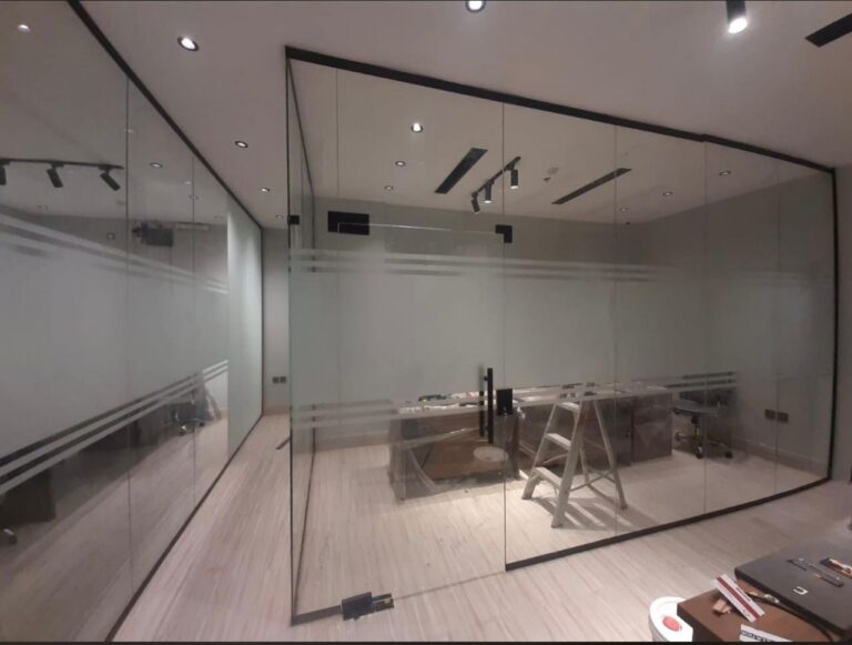 واجهات زجاجية