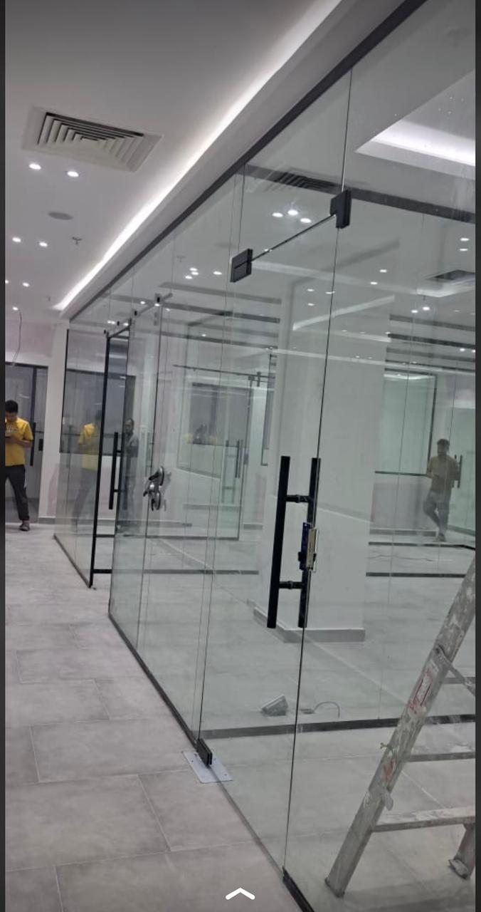 واجهات زجاجية