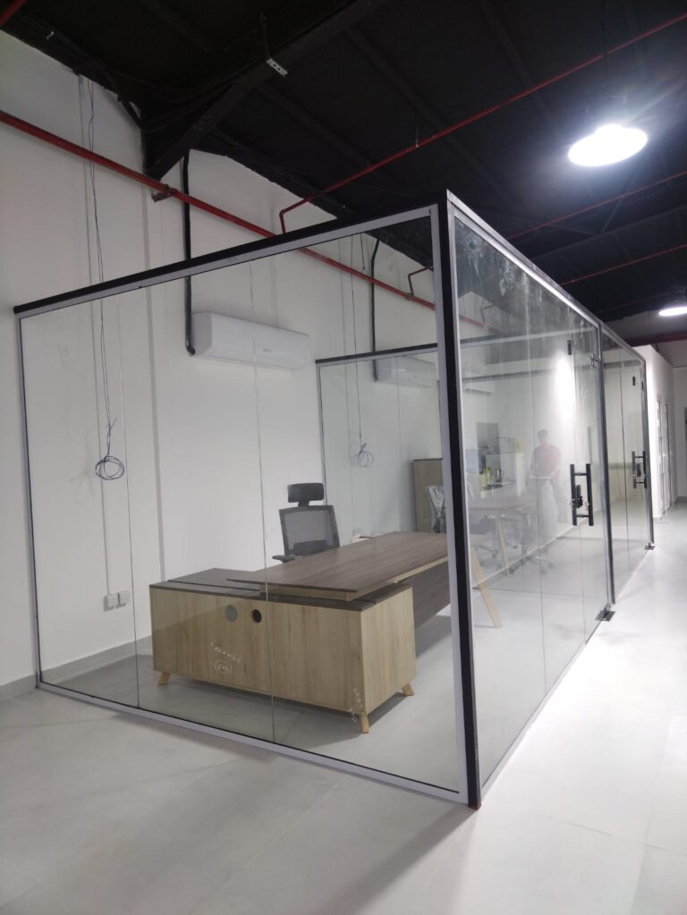 واجهات زجاجية